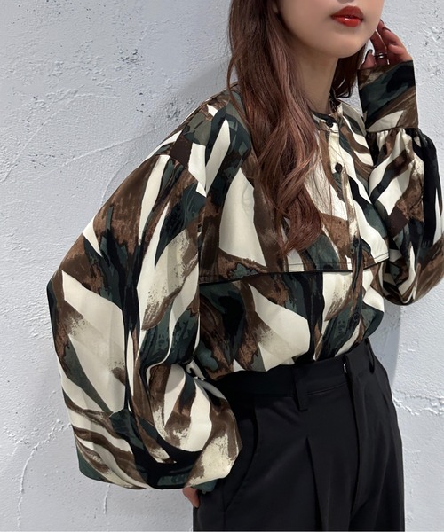 apres jour mignon（アプレジュールミニョン）の「バンドカラー柄シャツ【ZOZOTOWN限定アイテム】（シャツ/ブラウス・レディース・グリーン/パープル/イエロー・X-LARGE/フリー）」の5枚目の写真