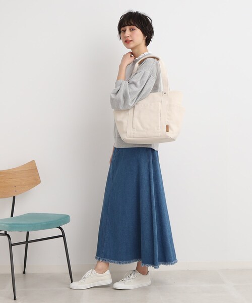 SHOO・LA・RUE（シューラルー）の「◆キャンバス トートバッグ（トートバッグ・レディース・アイボリー/チャコールグレー/ブルー・00）」の18枚目の写真