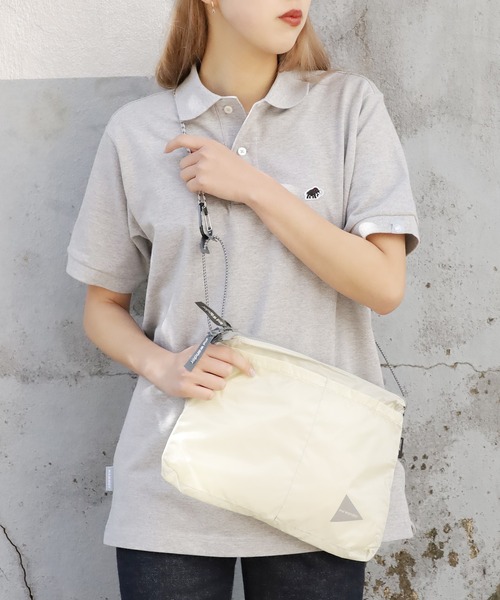 and wander(アンドワンダー)の「and wander/アンドワンダー sil sacoshe サコッシュ(ショルダーバッグ・メンズ・オリーブ/ブラック/ライトブラウン/クリーム・FREE)」の4枚目の写真