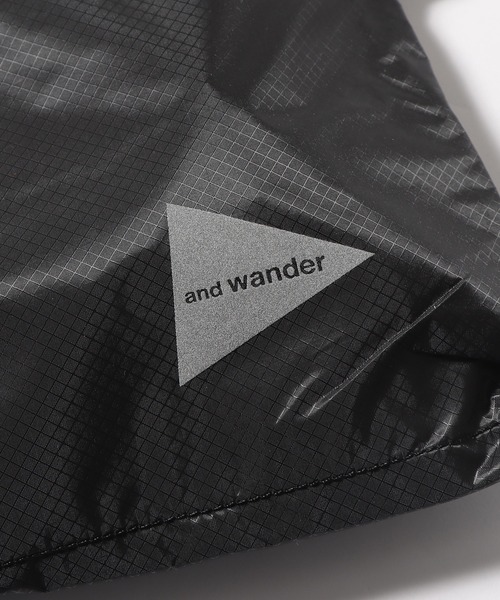 and wander(アンドワンダー)の「and wander/アンドワンダー sil sacoshe サコッシュ(ショルダーバッグ・メンズ・オリーブ/ブラック/ライトブラウン/クリーム・FREE)」の12枚目の写真