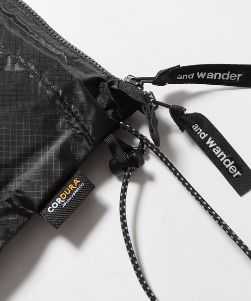 and wander(アンドワンダー)の「and wander/アンドワンダー sil sacoshe サコッシュ(ショルダーバッグ・メンズ・オリーブ/ブラック/ライトブラウン/クリーム・FREE)」の14枚目の写真