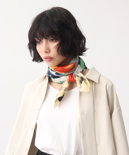 tk.TAKEO KIKUCHI（ティーケータケオキクチ）の「Italy ビッグスカーフ（バンダナ/スカーフ・レディース・ベージュ系3/ネイビー系/ブルー系3/ブルー系4/ブラック系・00）」の8枚目の写真