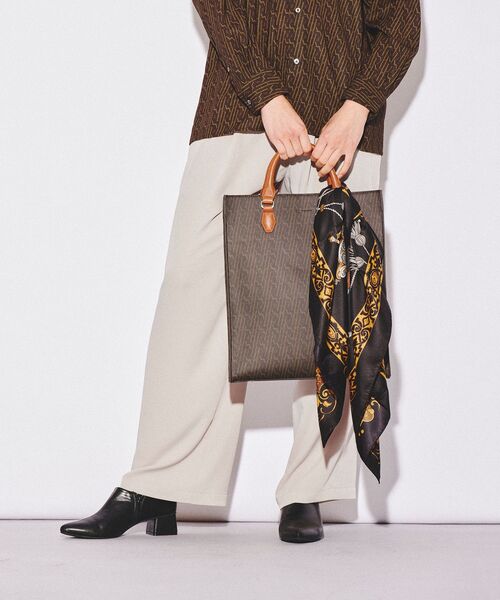 tk.TAKEO KIKUCHI（ティーケータケオキクチ）の「Italy ビッグスカーフ（バンダナ/スカーフ・レディース・ベージュ系3/ネイビー系/ブルー系3/ブルー系4/ブラック系・00）」の12枚目の写真