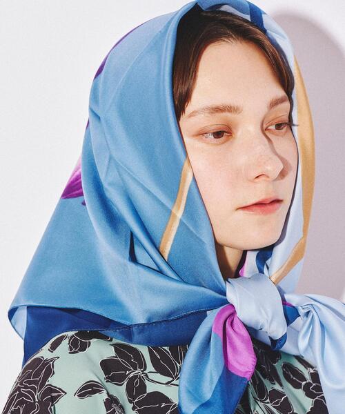 tk.TAKEO KIKUCHI（ティーケータケオキクチ）の「Italy ビッグスカーフ（バンダナ/スカーフ・レディース・ベージュ系3/ネイビー系/ブルー系3/ブルー系4/ブラック系・00）」の20枚目の写真