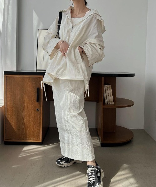 WILLFULLY（ウィルフリー）の「bi color stitch flap pocket pencil nylon SK（スカート・レディース・アイボリー/ブラック・FREE）」の3枚目の写真