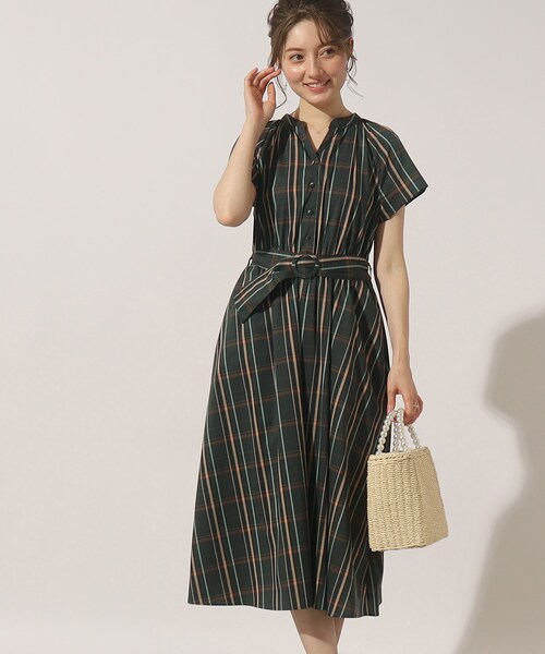 couture brooch（クチュールブローチ）の「◆【大人っぽさと可愛らしさを両得】先染めシャツワンピース（ワンピース・レディース・ブラック系1/ダークグリーン系1/ベージュ系その他4/サックスブルー系2・36/38/40/42）」の4枚目の写真