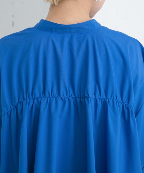 KBF(ケイビーエフ)の「BACKギャザーワイドシャツ(シャツ/ブラウス・レディース・ネイビー/オフホワイト/ブルー/グリーン系その他・ONE)」の15枚目の写真