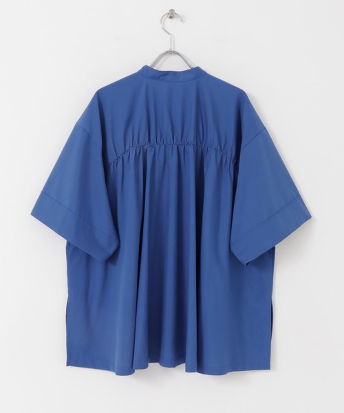 KBF(ケイビーエフ)の「BACKギャザーワイドシャツ(シャツ/ブラウス・レディース・ネイビー/オフホワイト/ブルー/グリーン系その他・ONE)」の20枚目の写真