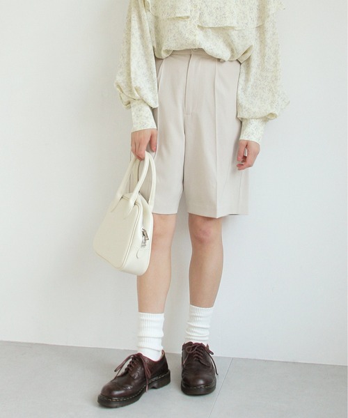 Crisp(クリスプ)の「スムースハーフパンツ(その他パンツ・レディース・アイボリー/ブラック・FREE)」の1枚目の写真