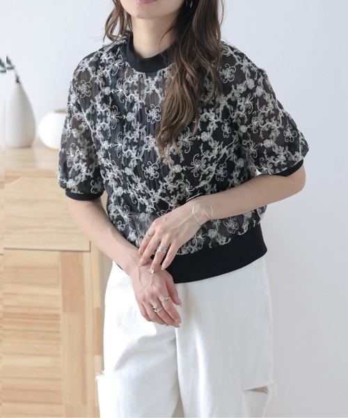 AMELY(エミリー)の「シアー刺繍トップス(その他トップス・レディース・アイボリー/ブラック・フリー)」の2枚目の写真