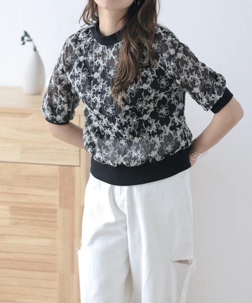 AMELY(エミリー)の「シアー刺繍トップス(その他トップス・レディース・アイボリー/ブラック・フリー)」の3枚目の写真