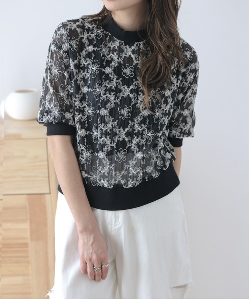 AMELY(エミリー)の「シアー刺繍トップス(その他トップス・レディース・アイボリー/ブラック・フリー)」の4枚目の写真