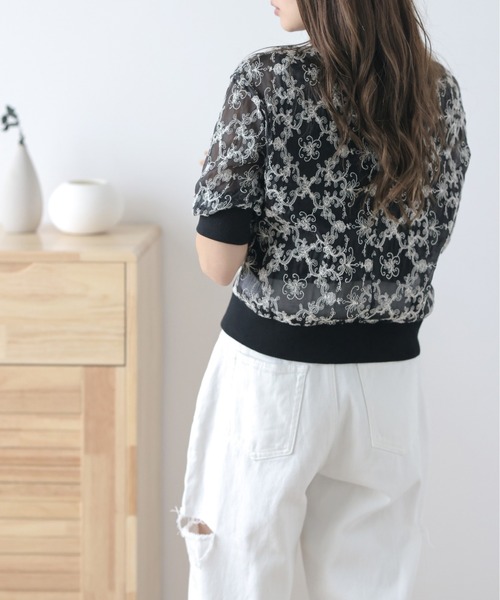 AMELY(エミリー)の「シアー刺繍トップス(その他トップス・レディース・アイボリー/ブラック・フリー)」の8枚目の写真