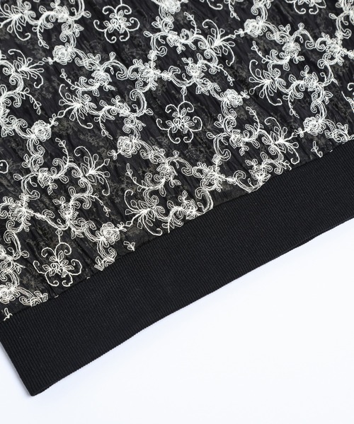 AMELY(エミリー)の「シアー刺繍トップス(その他トップス・レディース・アイボリー/ブラック・フリー)」の17枚目の写真