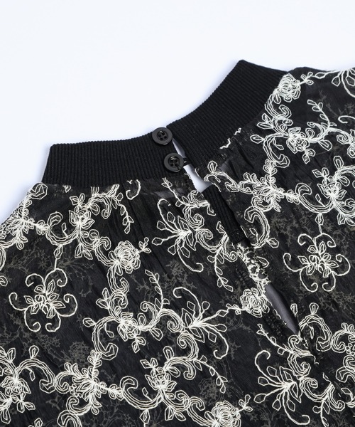 AMELY(エミリー)の「シアー刺繍トップス(その他トップス・レディース・アイボリー/ブラック・フリー)」の18枚目の写真