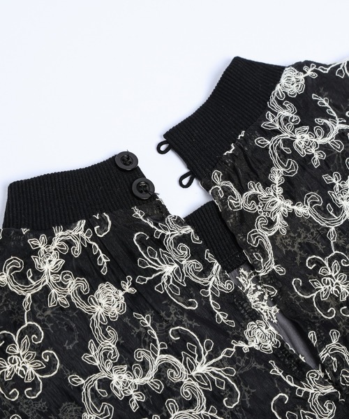 AMELY(エミリー)の「シアー刺繍トップス(その他トップス・レディース・アイボリー/ブラック・フリー)」の19枚目の写真