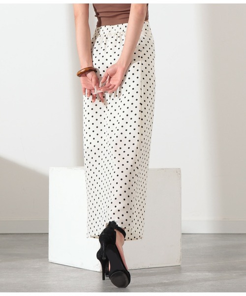 LATINA（ラティーナ）の「ドット柄ロングスカート（スカート・レディース・ブラック/ホワイト・L/M）」の6枚目の写真
