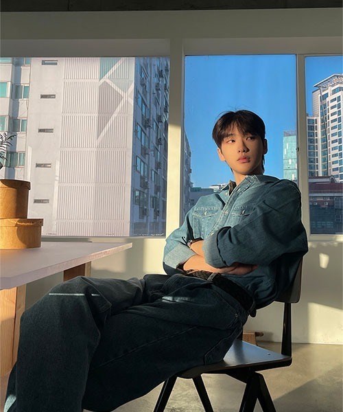 ASCLO(エジュクロ)の「【THE KLOBAL STAGE 韓国アイドル着用】ASCLO Digan Classic Denim Shirt(シャツ/ブラウス・メンズ・ダークブルー・MEDIUM/LARGE)」の22枚目の写真