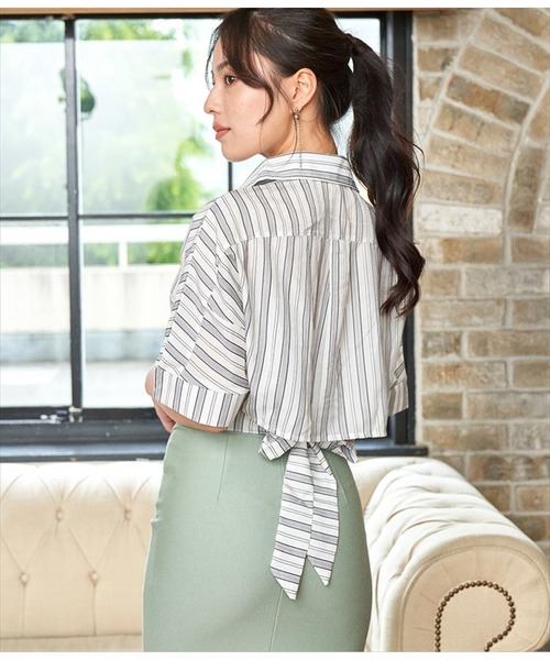 ANAP（アナップ）の「バックリボンクロップドストライプトップスブラウス（シャツ/ブラウス・レディース・ホワイト/ブラック・FREE）」の7枚目の写真