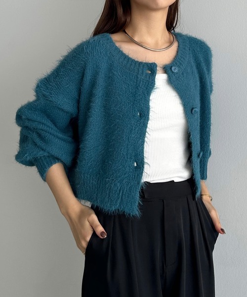 callautia(カラウティア)の「ショートシャギーニットカーディガン(カーディガン/ボレロ・レディース・グレイッシュベージュ/アイボリー/ブラック/ブルー/ライトブラウン・FREE/LARGE/MEDIUM)」の15枚目の写真