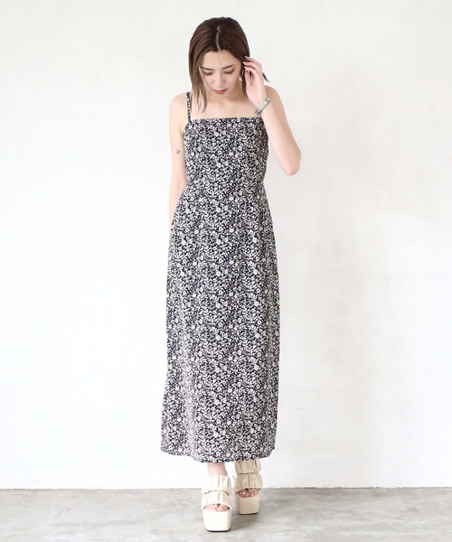 ENVYM(アンビー)の「TINYFLOWERロングワンピース(ワンピース・レディース・ホワイト/ブラック・FREE)」の6枚目の写真