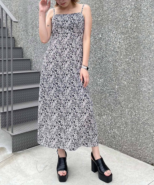 ENVYM(アンビー)の「TINYFLOWERロングワンピース(ワンピース・レディース・ホワイト/ブラック・FREE)」の8枚目の写真