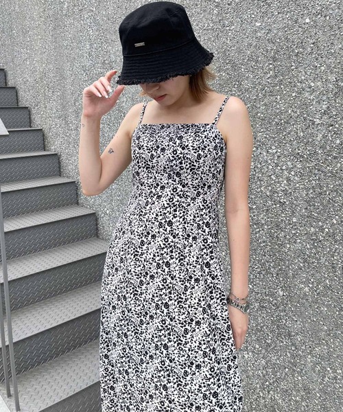 ENVYM(アンビー)の「TINYFLOWERロングワンピース(ワンピース・レディース・ホワイト/ブラック・FREE)」の10枚目の写真