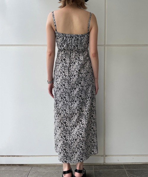 ENVYM(アンビー)の「TINYFLOWERロングワンピース(ワンピース・レディース・ホワイト/ブラック・FREE)」の3枚目の写真