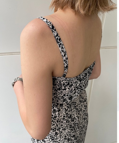 ENVYM(アンビー)の「TINYFLOWERロングワンピース(ワンピース・レディース・ホワイト/ブラック・FREE)」の16枚目の写真