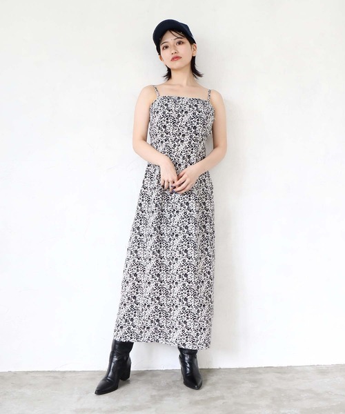 ENVYM(アンビー)の「TINYFLOWERロングワンピース(ワンピース・レディース・ホワイト/ブラック・FREE)」の5枚目の写真