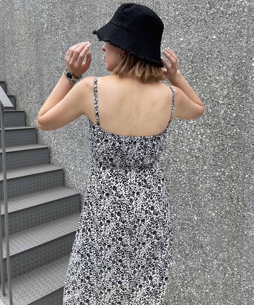 ENVYM(アンビー)の「TINYFLOWERロングワンピース(ワンピース・レディース・ホワイト/ブラック・FREE)」の11枚目の写真