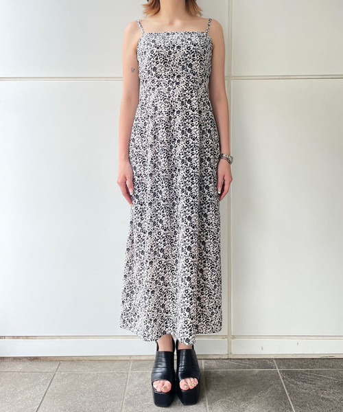 ENVYM(アンビー)の「TINYFLOWERロングワンピース(ワンピース・レディース・ホワイト/ブラック・FREE)」の15枚目の写真