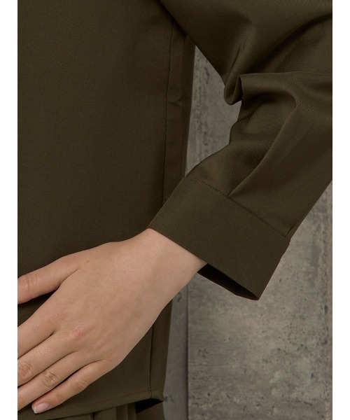 Perfect Suit FActory（パーフェクトスーツファクトリー）の「【お仕事OK】ダブルツイル　前明きブラウス　MIXビジューボタン　ピンク/カーキ（シャツ/ブラウス・レディース・サーモンピンク/カーキ・L/S/M）」の18枚目の写真