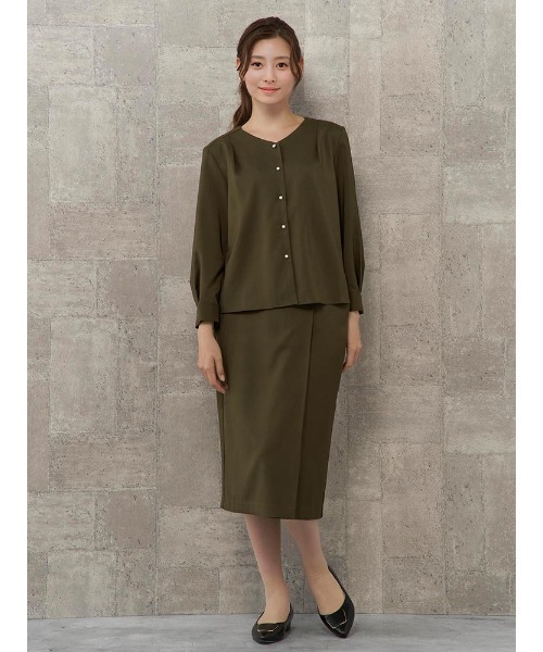 Perfect Suit FActory（パーフェクトスーツファクトリー）の「【お仕事OK】ダブルツイル　前明きブラウス　MIXビジューボタン　ピンク/カーキ（シャツ/ブラウス・レディース・サーモンピンク/カーキ・L/S/M）」の20枚目の写真