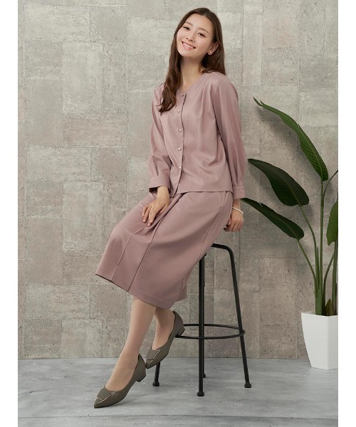 Perfect Suit FActory（パーフェクトスーツファクトリー）の「【お仕事OK】ダブルツイル　前明きブラウス　MIXビジューボタン　ピンク/カーキ（シャツ/ブラウス・レディース・サーモンピンク/カーキ・L/S/M）」の5枚目の写真