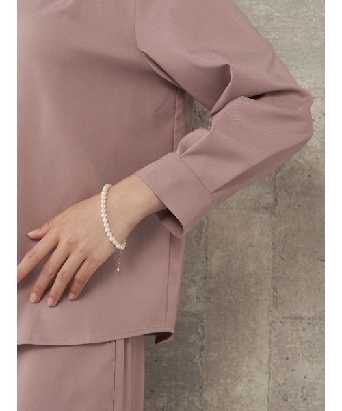 Perfect Suit FActory（パーフェクトスーツファクトリー）の「【お仕事OK】ダブルツイル　前明きブラウス　MIXビジューボタン　ピンク/カーキ（シャツ/ブラウス・レディース・サーモンピンク/カーキ・L/S/M）」の3枚目の写真