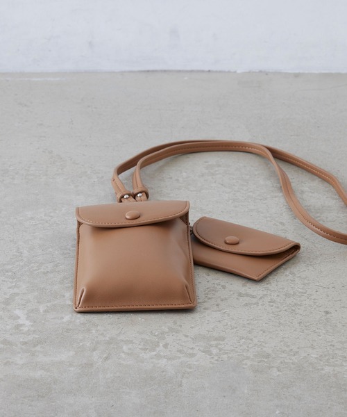 EFOLE(エフォル)の「Smart phone shoulder bag / スマホショルダー バッグ(ショルダーバッグ・レディース・ブラック/キャメル/グリーン/イエロー/グレイッシュブルー・FREE)」の10枚目の写真