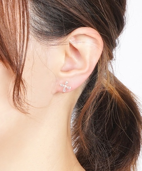 itam(アイタム)の「【itam】アイタム/ キュービックジルコニア フラワーノンホールピアス/ 金属アレルギー対応(イヤリング・レディース・ゴールド/ピンクゴールド・FREE)」の3枚目の写真