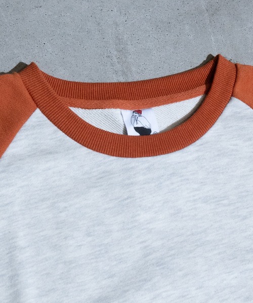 Red Cap Girl（レッドキャプガール）の「【a-r】〔Red Cap Girl/レッドキャップガール〕ワンポイント刺繍 ラグラン クルーネックスウェット（スウェット・メンズ・ネイビー/ダークグレー/カーキ/ブラック/オレンジ/カーキ系1・MEDIUM/LARGE/X-LARGE）」の14枚目の写真