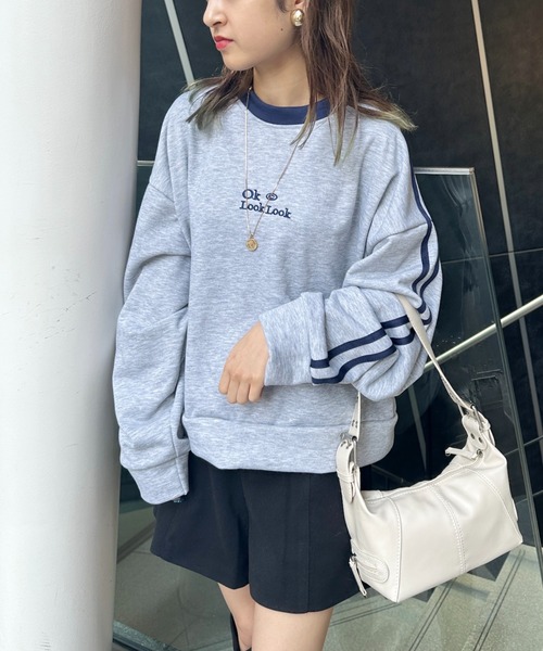 CLEA（クレア）の「ラインフロント刺繍ショート丈スウェットプルオーバー（スウェット・レディース・グレー・M）」の4枚目の写真