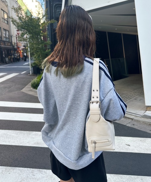 CLEA（クレア）の「ラインフロント刺繍ショート丈スウェットプルオーバー（スウェット・レディース・グレー・M）」の14枚目の写真