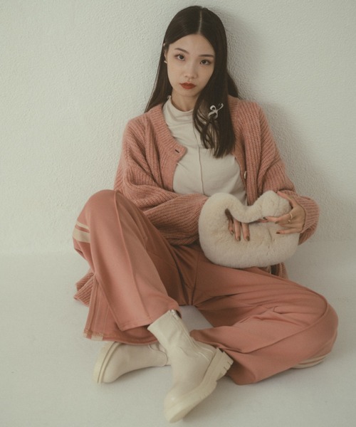 VANNIE U(ヴァニーユー)の「トラックソールショートブーツ(ブーツ・レディース・アイボリー/ブラック・SMALL/MEDIUM/LARGE)」の10枚目の写真