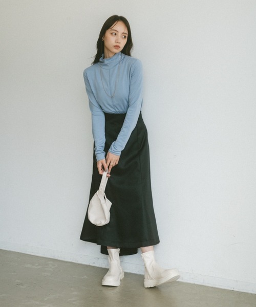 VANNIE U(ヴァニーユー)の「トラックソールショートブーツ(ブーツ・レディース・アイボリー/ブラック・SMALL/MEDIUM/LARGE)」の11枚目の写真