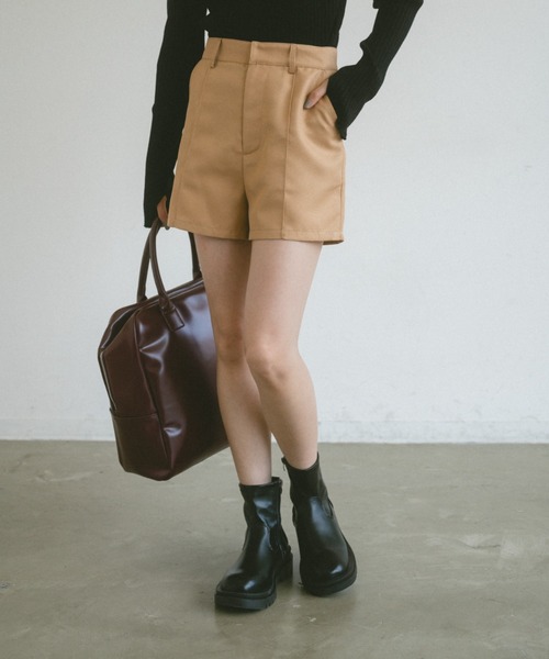 VANNIE U(ヴァニーユー)の「トラックソールショートブーツ(ブーツ・レディース・アイボリー/ブラック・SMALL/MEDIUM/LARGE)」の19枚目の写真