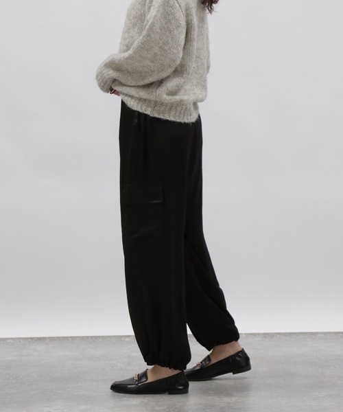LAKOLE（ラコレ）の「サテンカーゴパンツ / 981218（カーゴパンツ・レディース・ブラック/カーキ/ブラウン・SMALL/MEDIUM）」の6枚目の写真