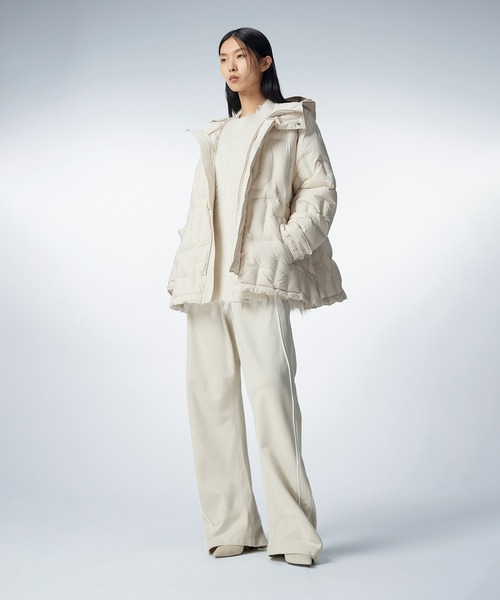 JNBY(ジェーエヌビーワイ)の「Bumpy Quilted Down Hooded Coat(ダウンジャケット/コート・レディース・ブラック/ブラウン/ホワイト・36/38/40)」の21枚目の写真