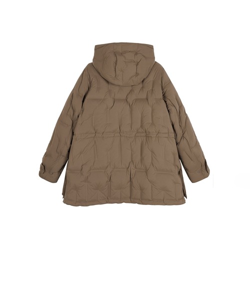 JNBY(ジェーエヌビーワイ)の「Bumpy Quilted Down Hooded Coat(ダウンジャケット/コート・レディース・ブラック/ブラウン/ホワイト・36/38/40)」の17枚目の写真