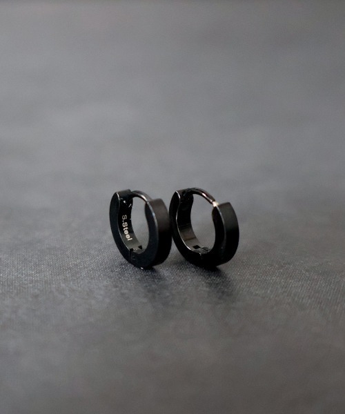 4INT.(フォイント)の「マットメタル フラット フープピアス / サージカルステンレス316L (金属アレルギー対応)(ピアス(両耳用)・メンズ・ブラック/シルバー/ゴールド・10/14)」の10枚目の写真