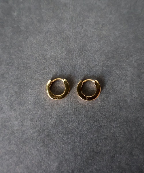 4INT.(フォイント)の「マットメタル フラット フープピアス / サージカルステンレス316L (金属アレルギー対応)(ピアス(両耳用)・メンズ・ブラック/シルバー/ゴールド・10/14)」の19枚目の写真