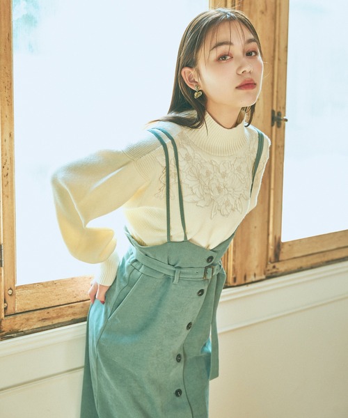 mysty woman（ミスティウーマン）の「フラワー刺繍ニット 992978（ニット/セーター・レディース・グレイッシュブルー/アイボリー/ブラック・FREE）」の10枚目の写真